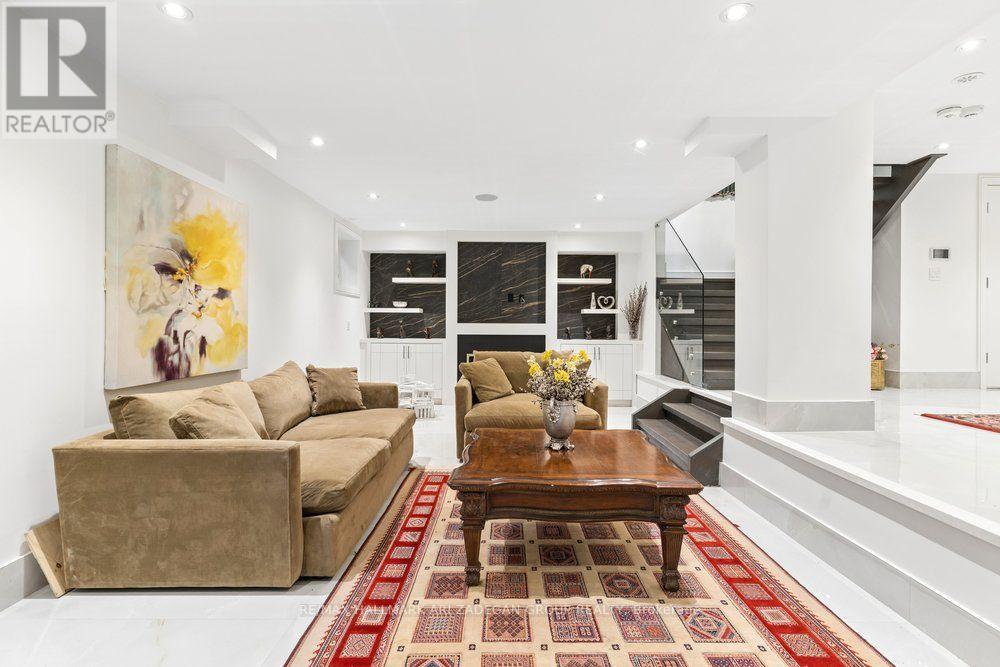 #. 150 SANDRINGHAM DRIVE - 8