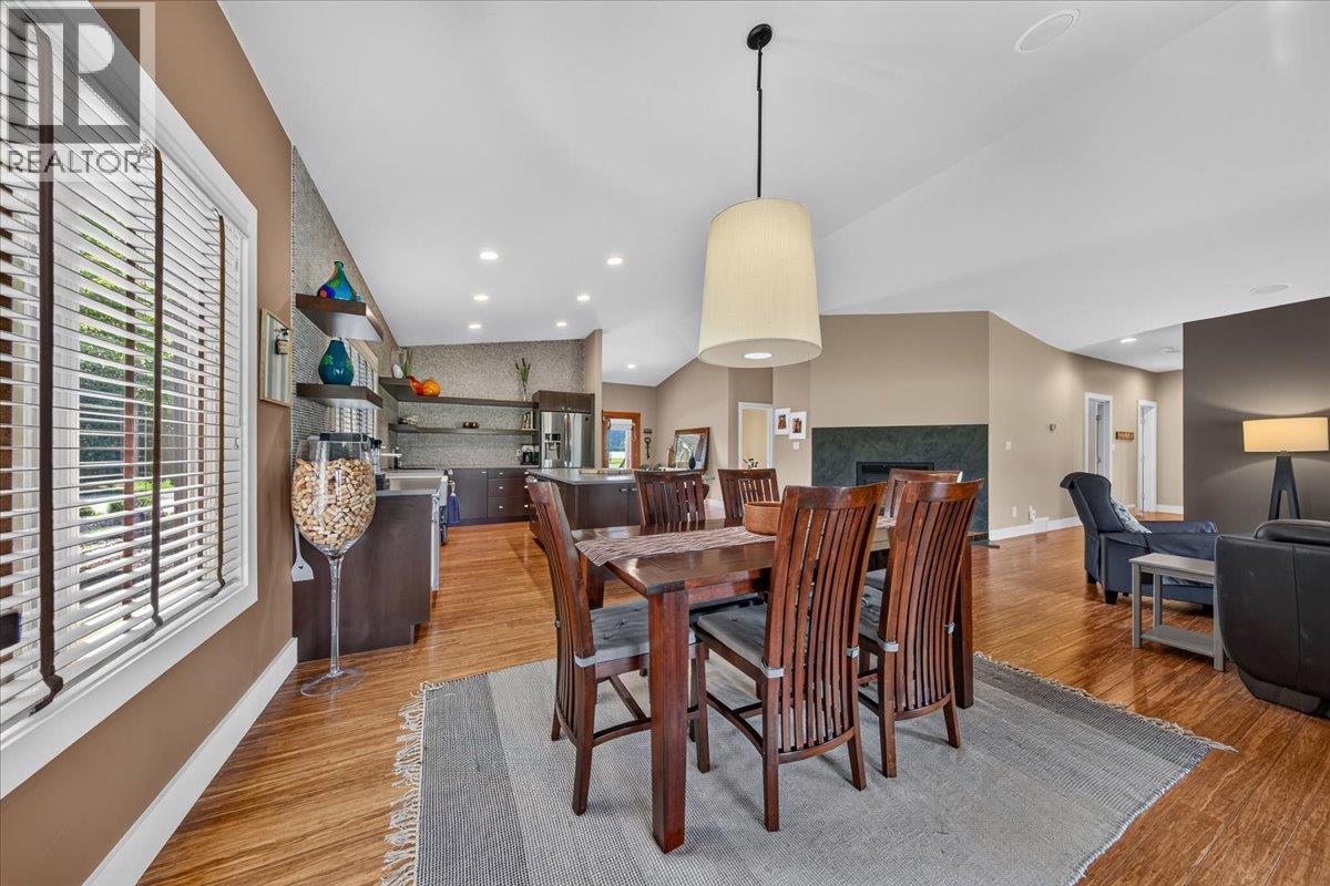 5210 Riverside Drive - 23