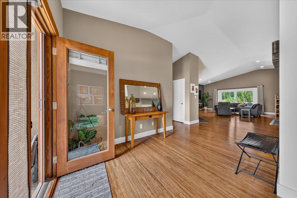 5210 Riverside Drive - 4