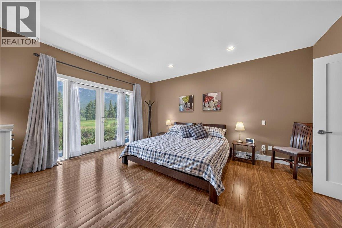 5210 Riverside Drive - 24