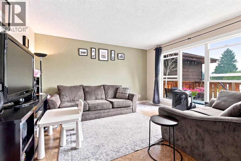 5753 53 Street Close - 6