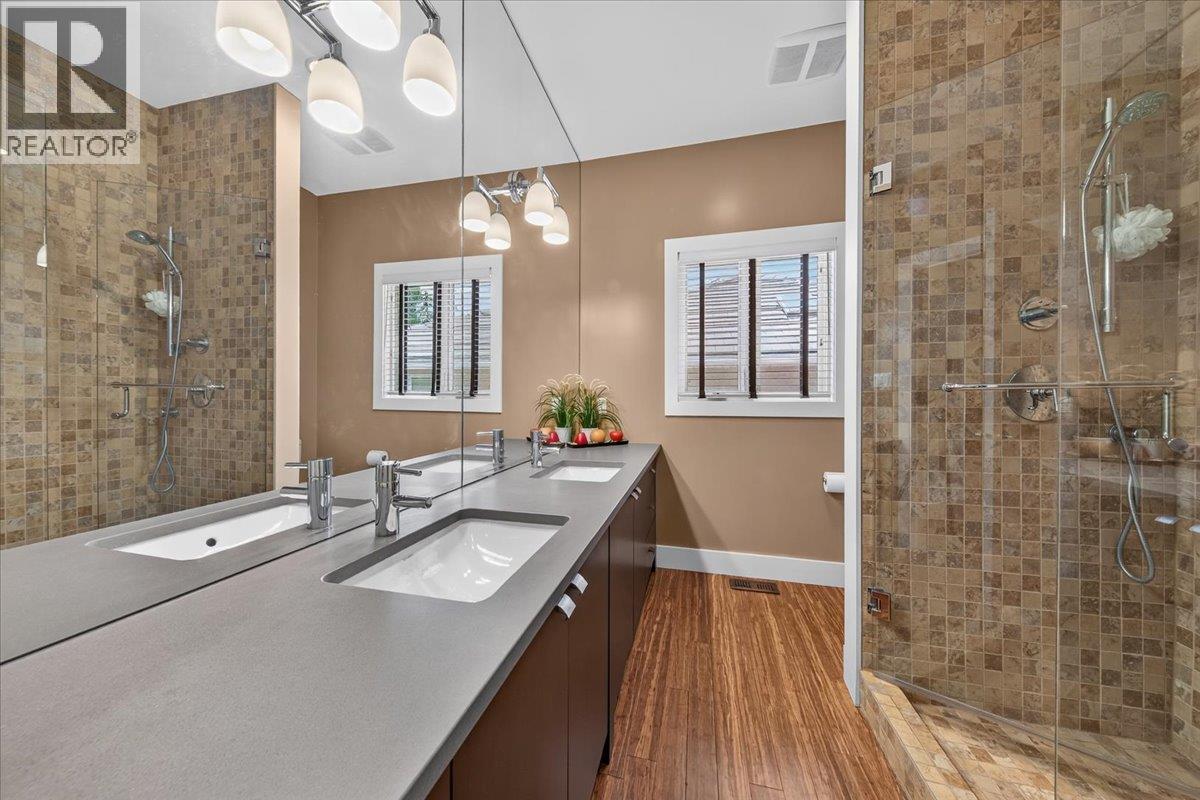 5210 Riverside Drive - 30