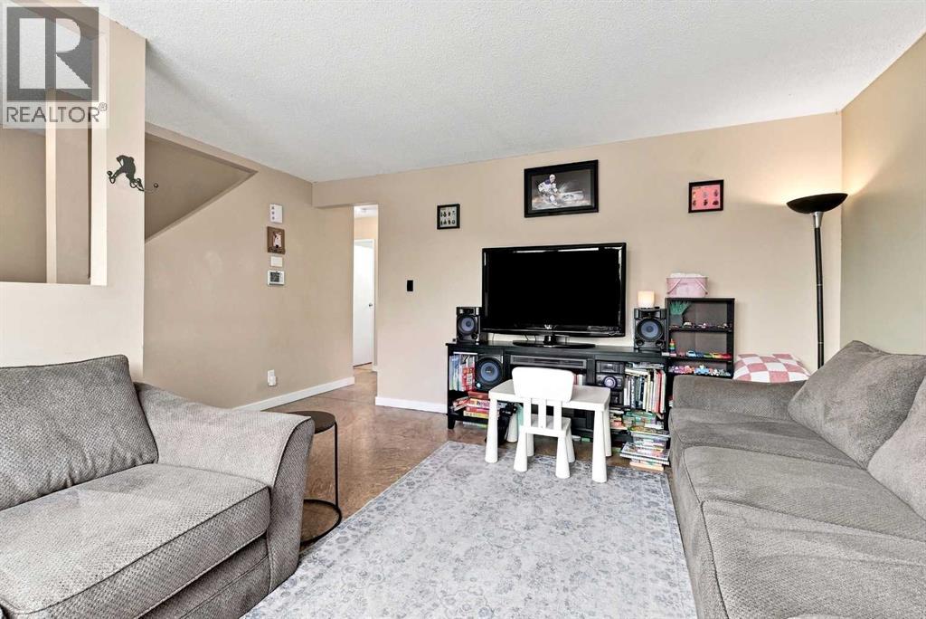 5753 53 Street Close - 8