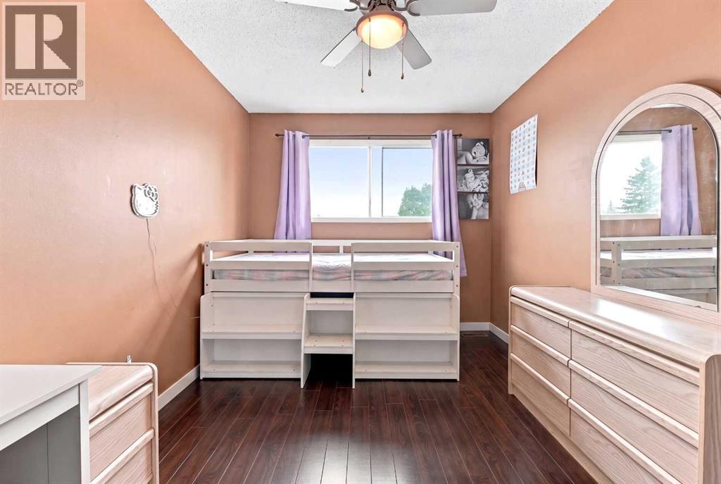 5753 53 Street Close - 20