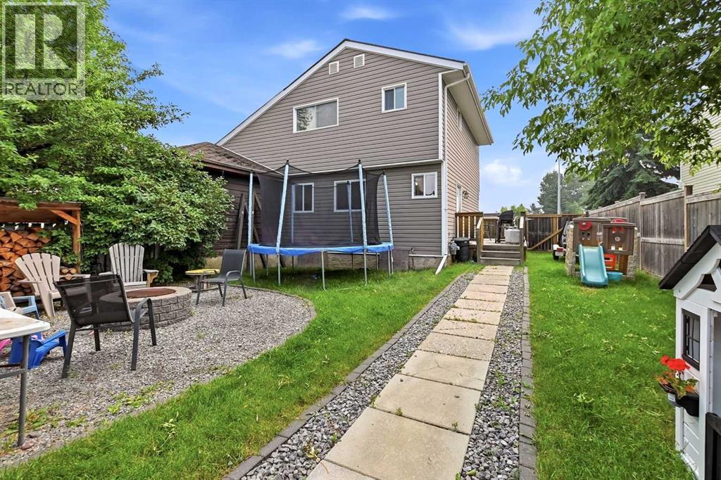 5753 53 Street Close - 27