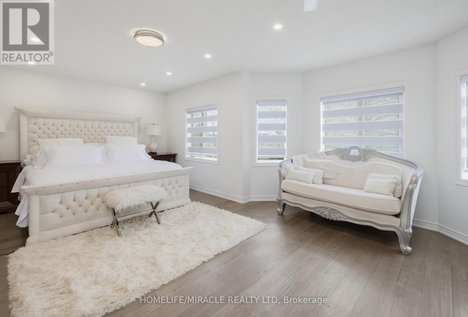 7350 GLAMORGAN WAY - 24