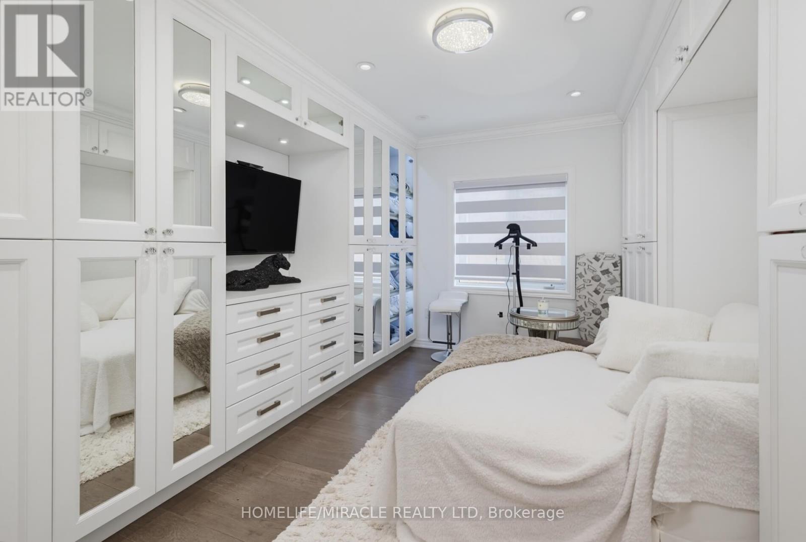 7350 GLAMORGAN WAY - 29
