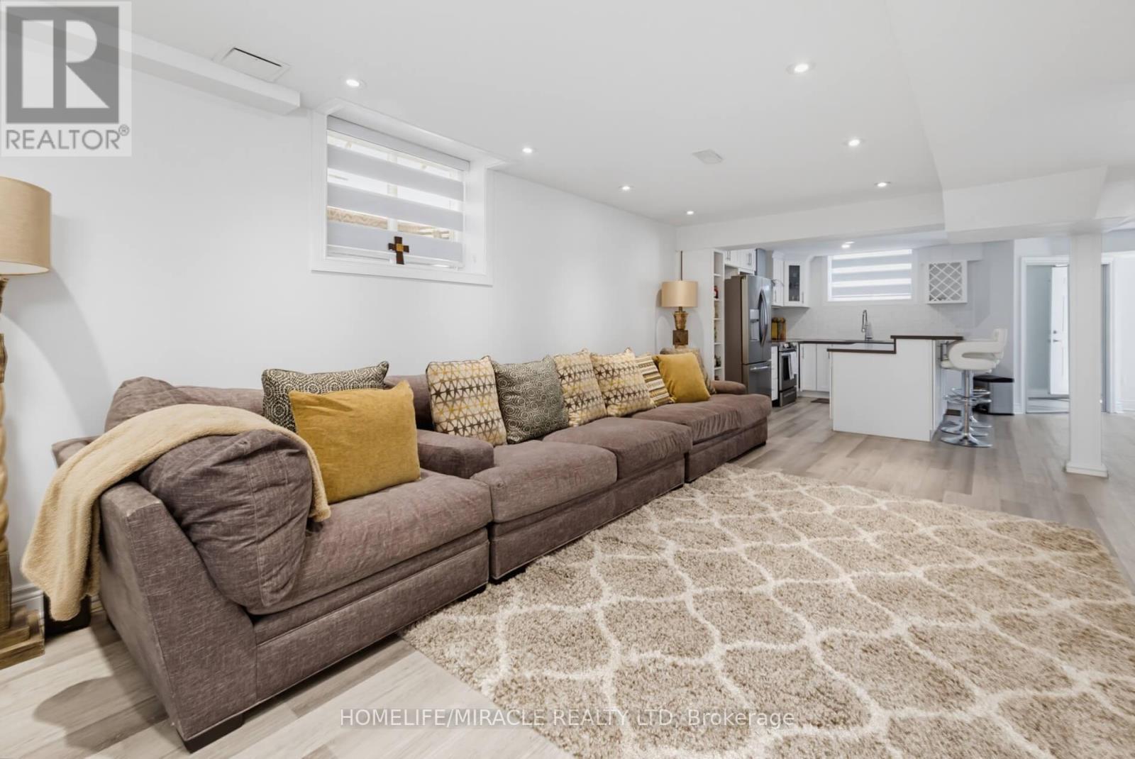 7350 GLAMORGAN WAY - 35