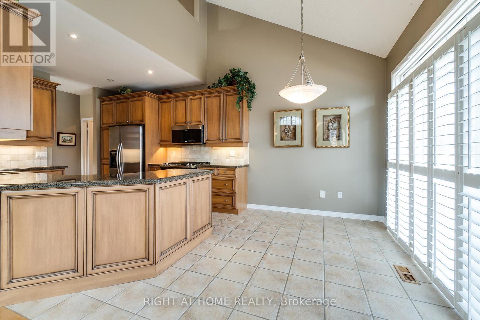 #15 4280 TAYWOOD DRIVE - 14