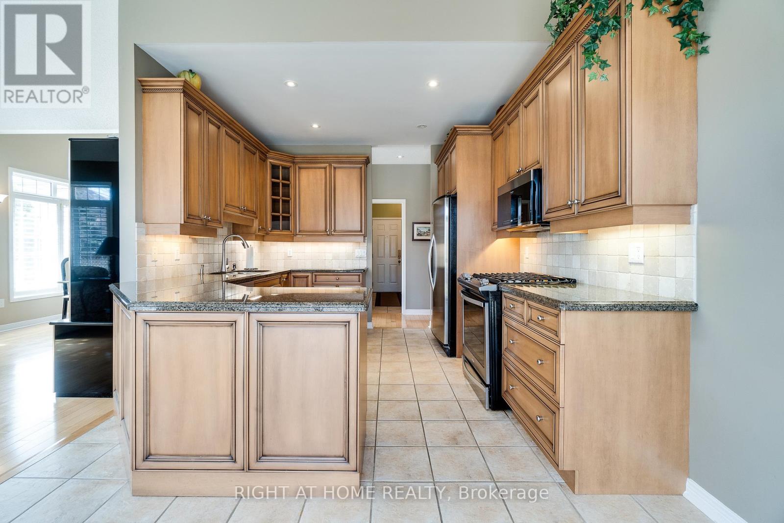 #15 4280 TAYWOOD DRIVE - 15