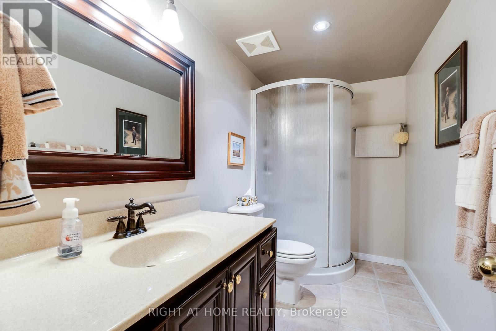 #15 4280 TAYWOOD DRIVE - 32