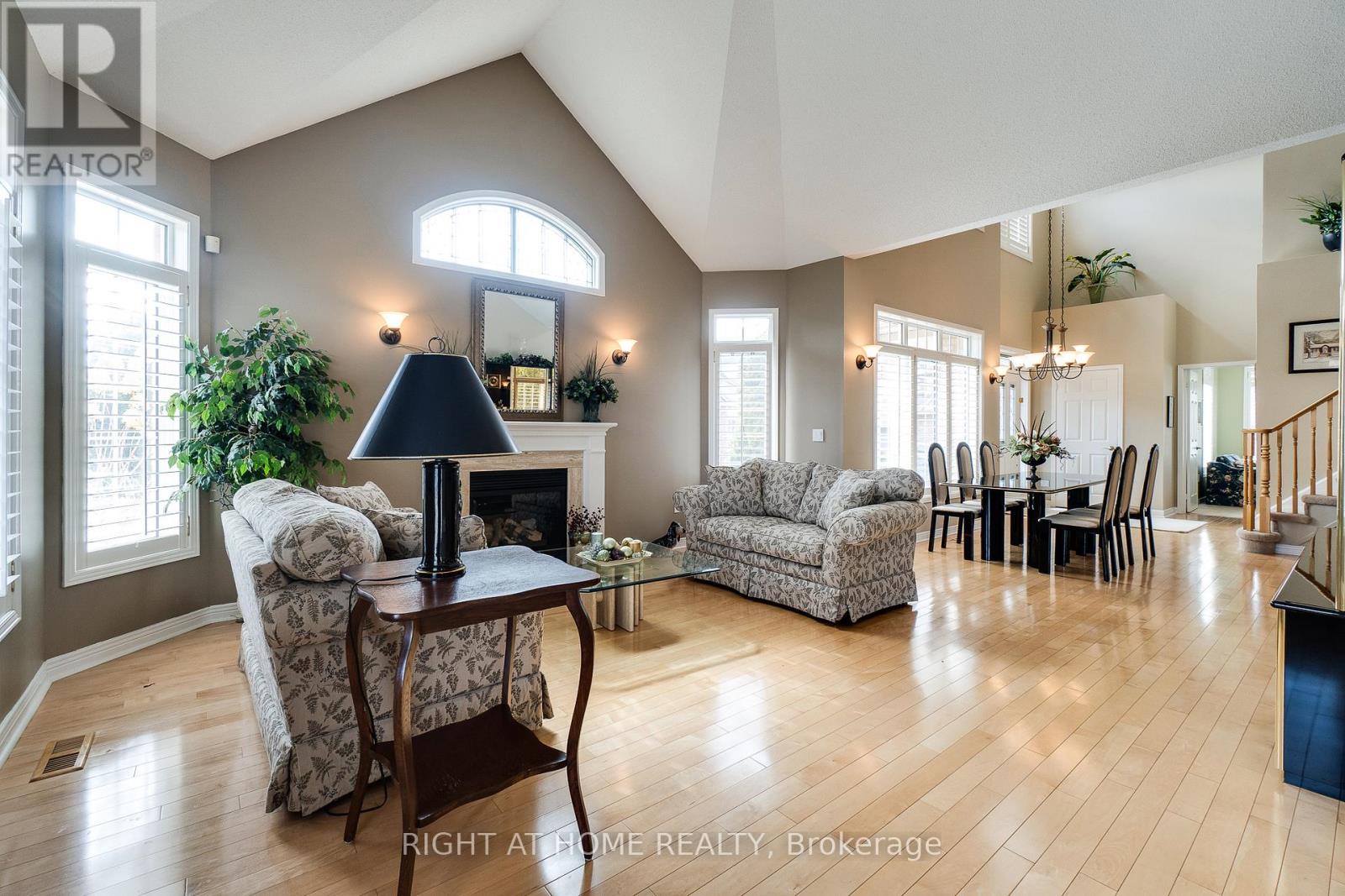 #15 4280 TAYWOOD DRIVE - 4