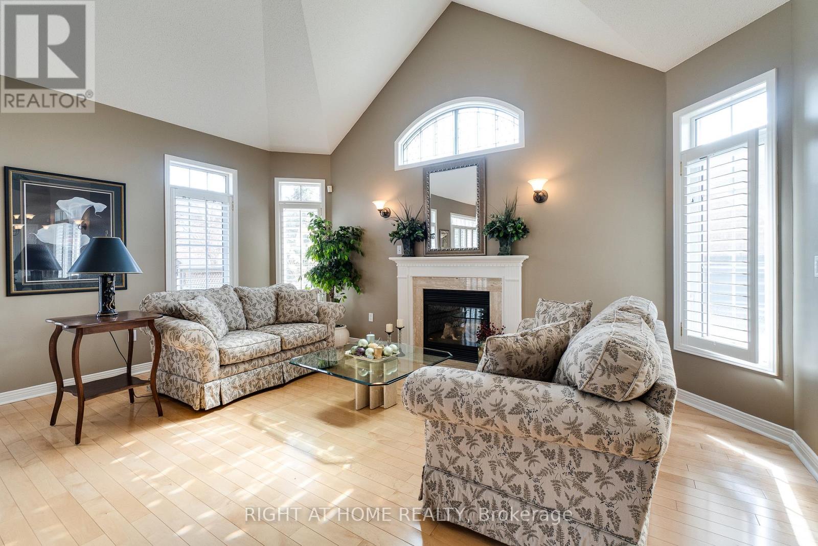 #15 4280 TAYWOOD DRIVE - 5