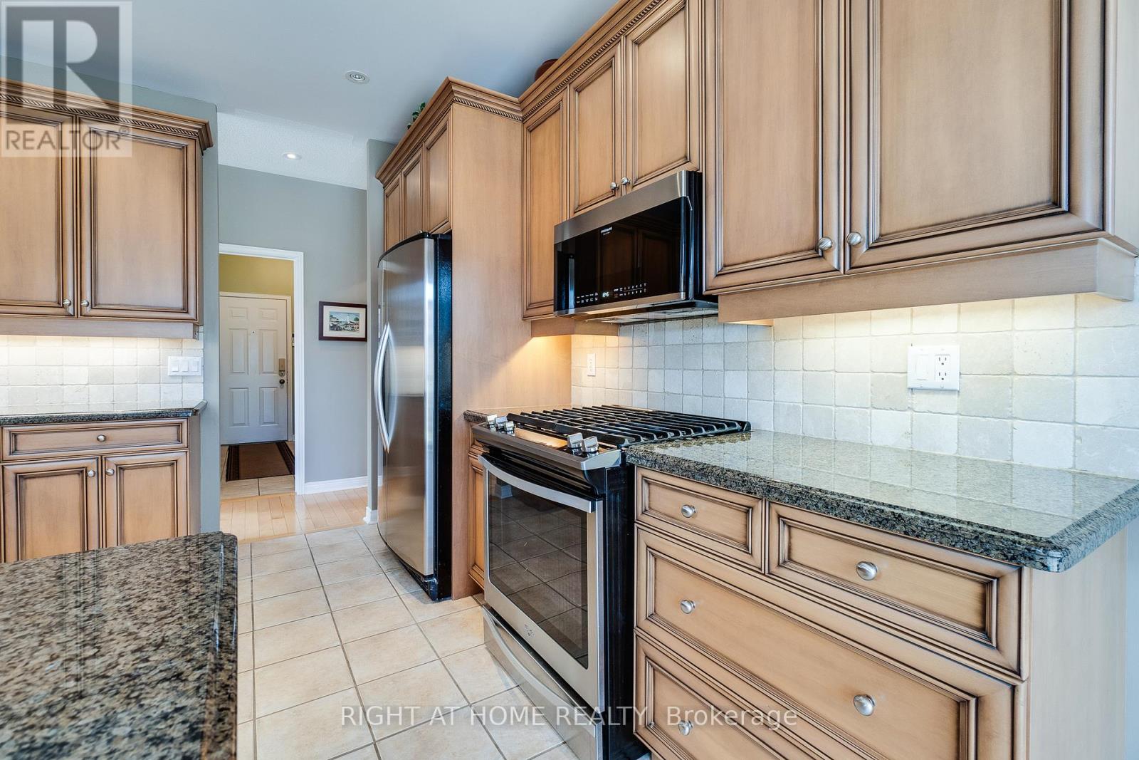 #15 4280 TAYWOOD DRIVE - 9