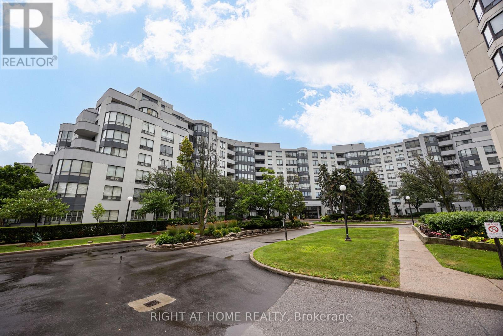 #412 333 CLARK AVENUE W - 3