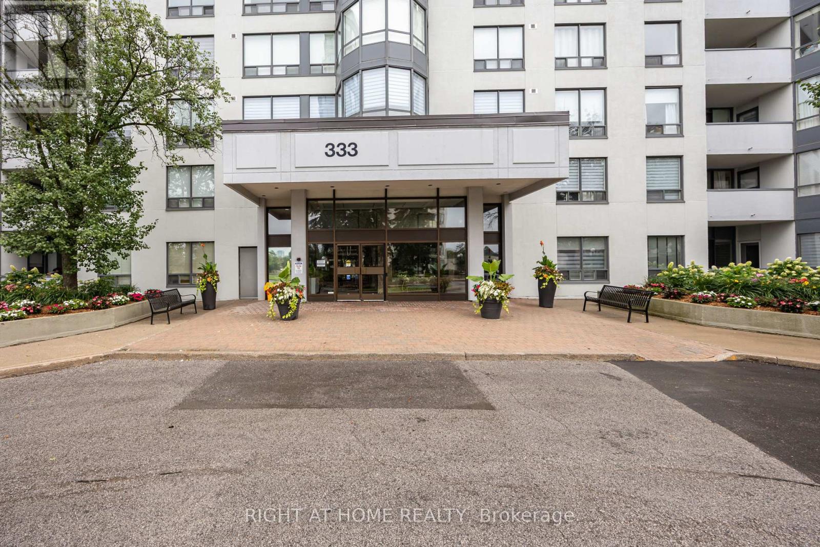 Photo of 412 - 333 CLARK AVENUE W