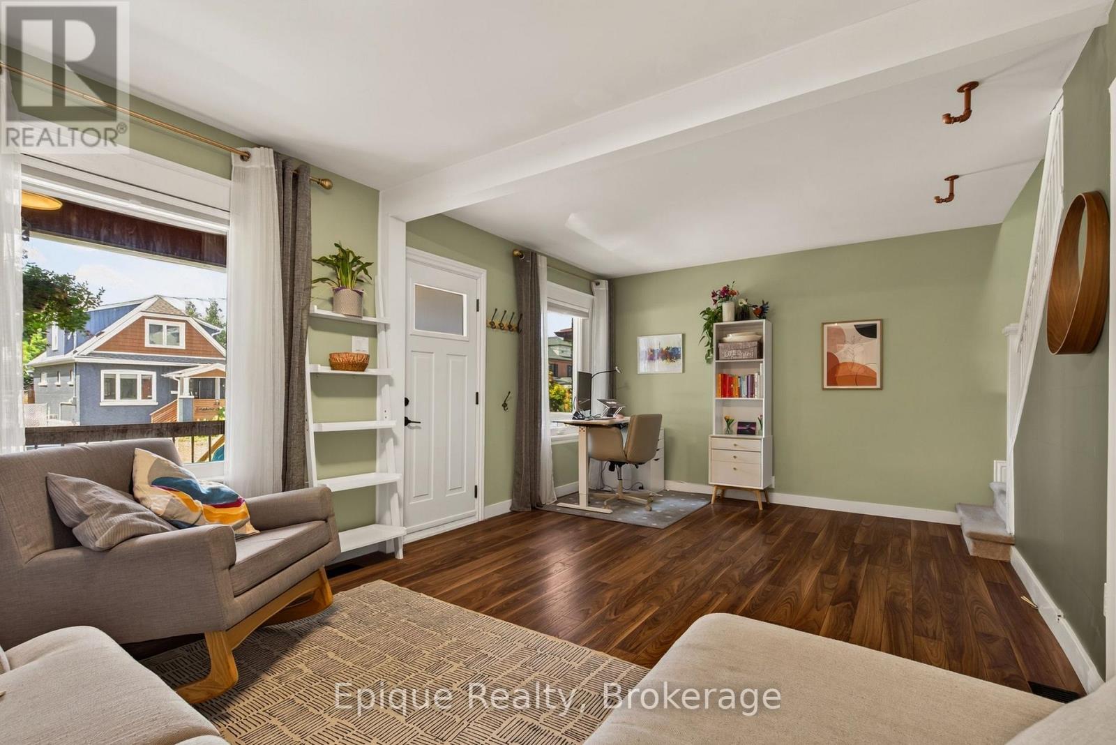 93 GRAHAM AVENUE S - Image 7