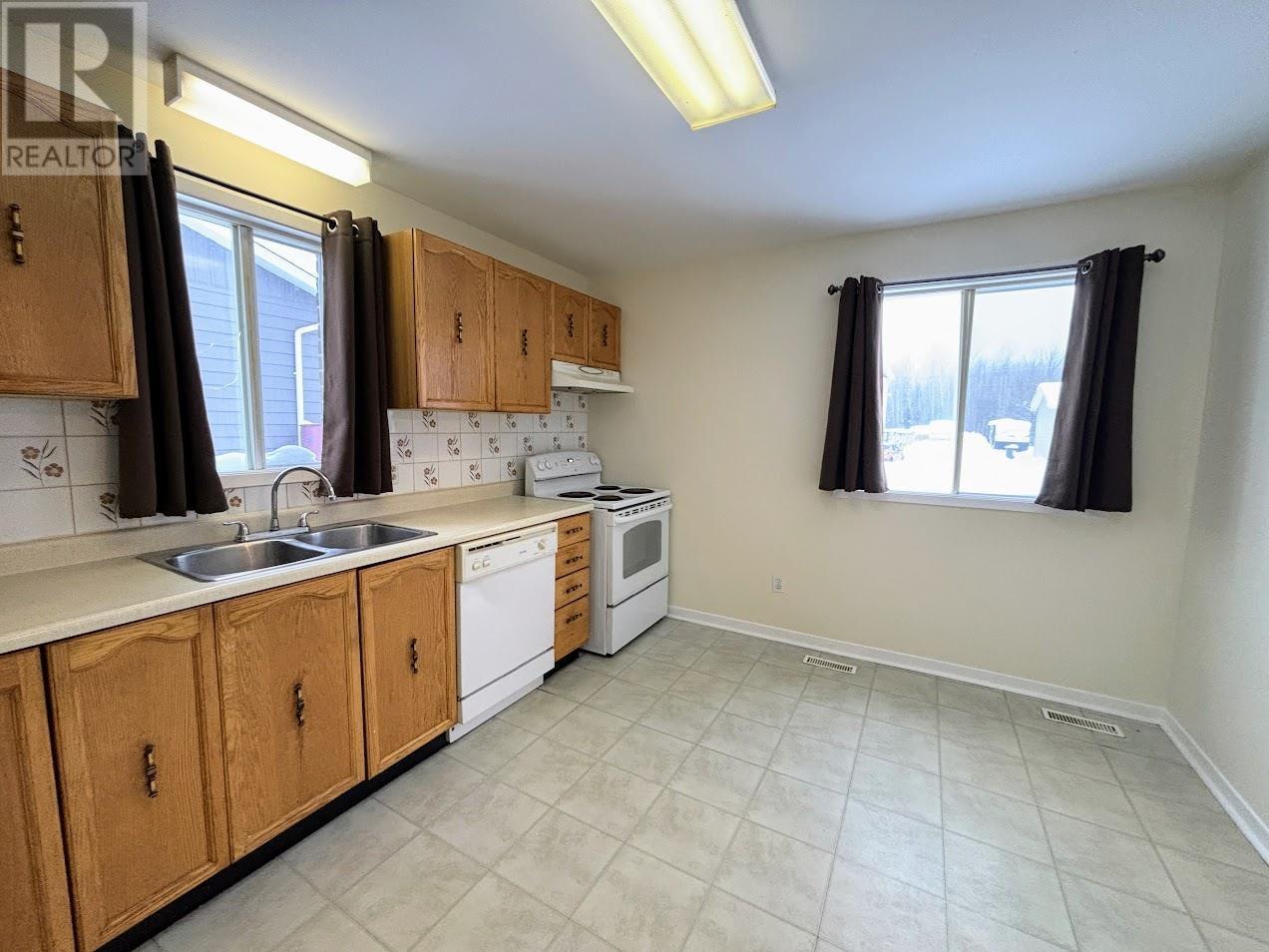 77 Matachewan RD - 2