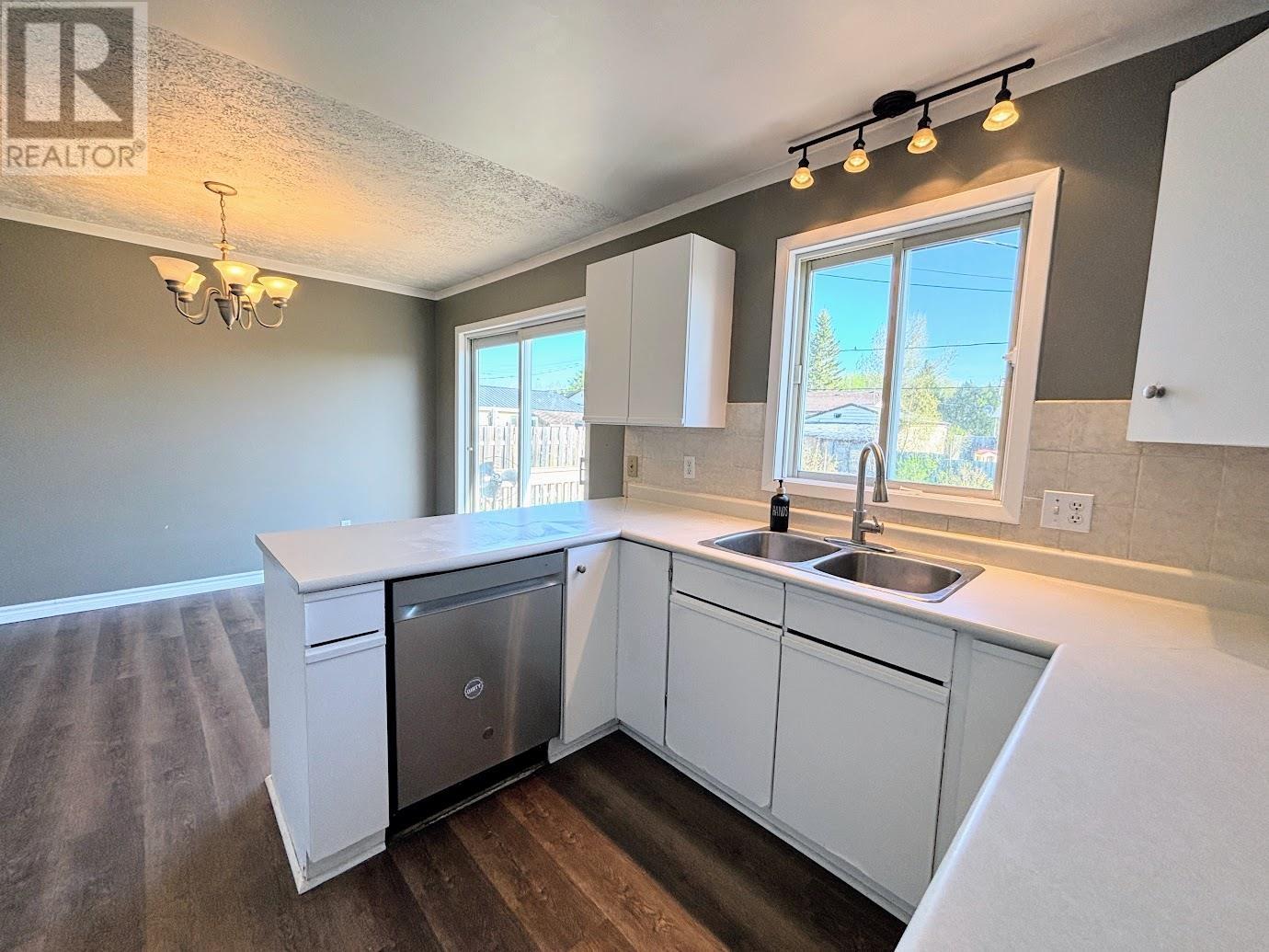 31 Brooks ST - 6