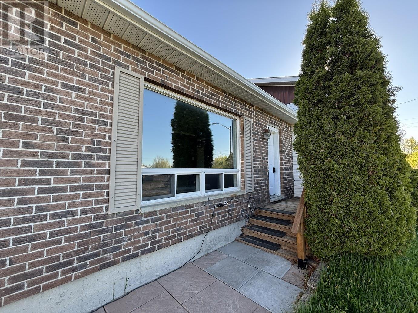 31 Brooks ST - 37