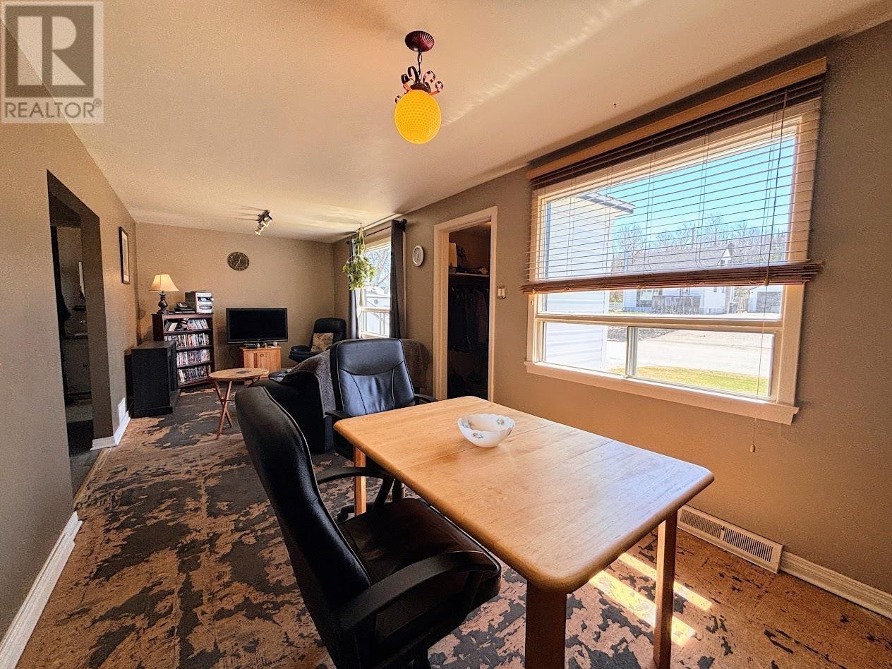 25 Neebig AVE - 6
