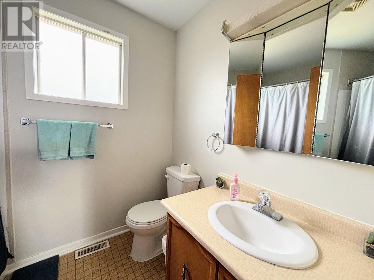80 Matachewan RD - 35