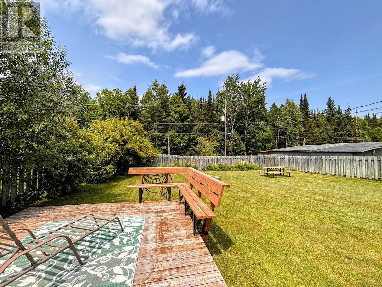 16 Matachewan RD - 35