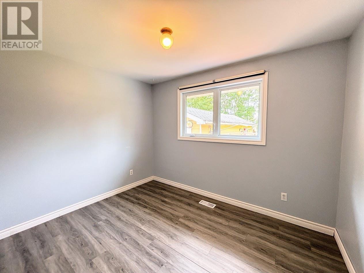 62 Redwing AVE - 12