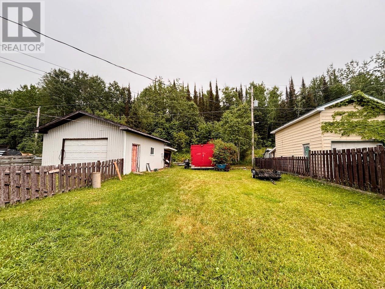 37 Matachewan RD - 25