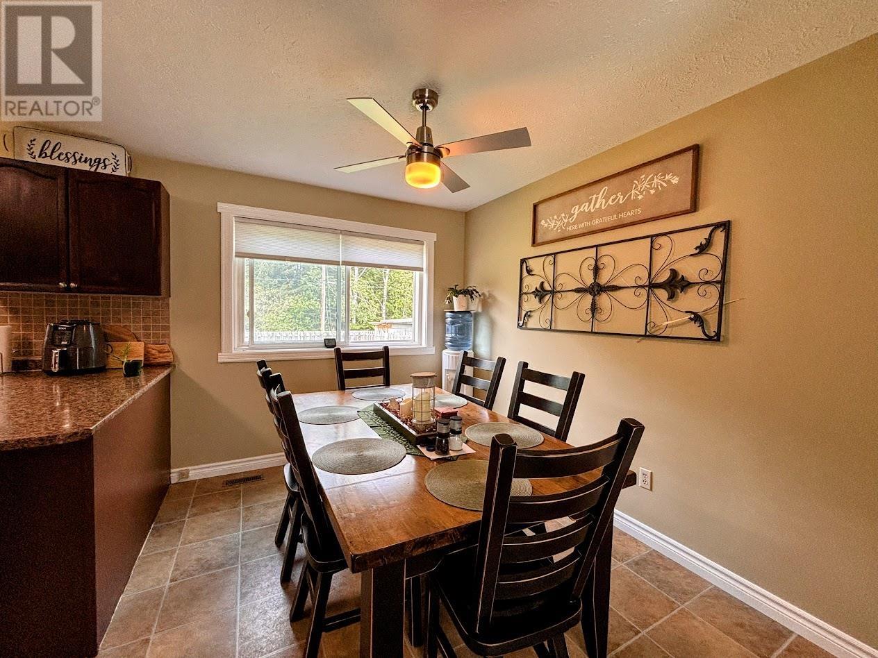 16 Matachewan RD - 11