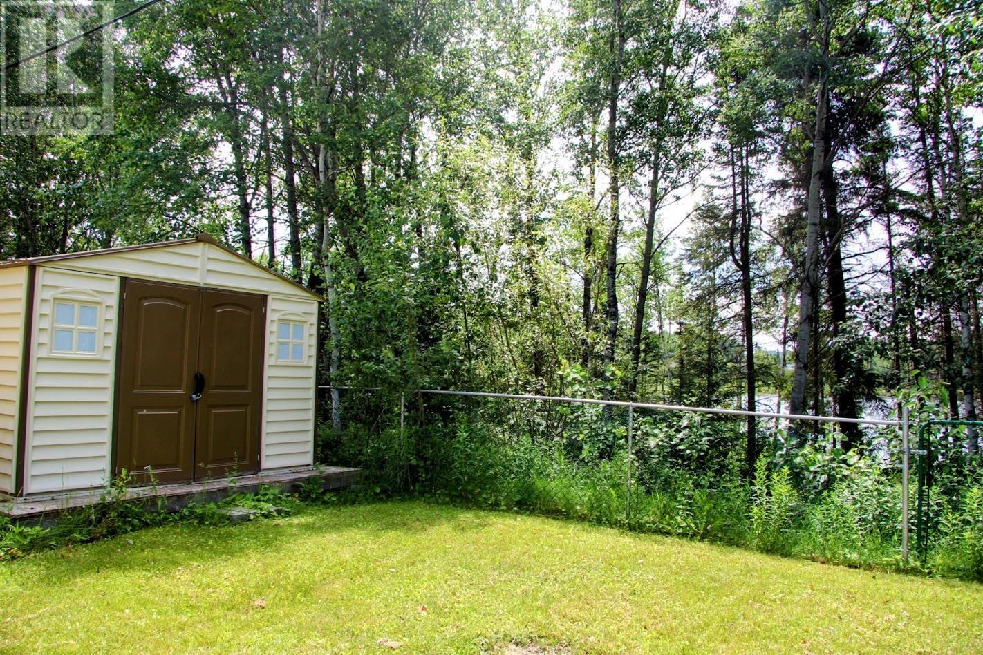 62 Redwing AVE - 32