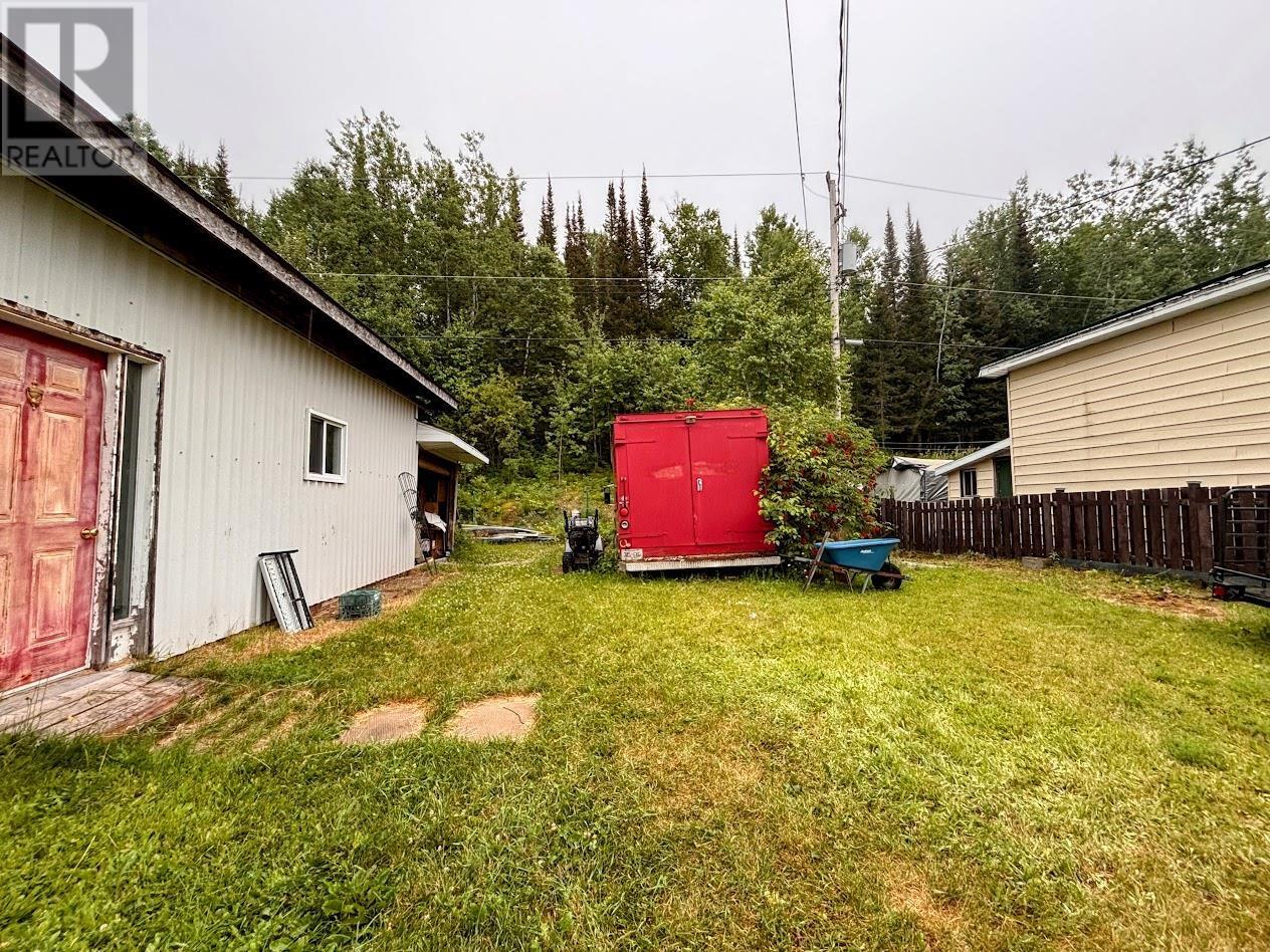 37 Matachewan RD - 26