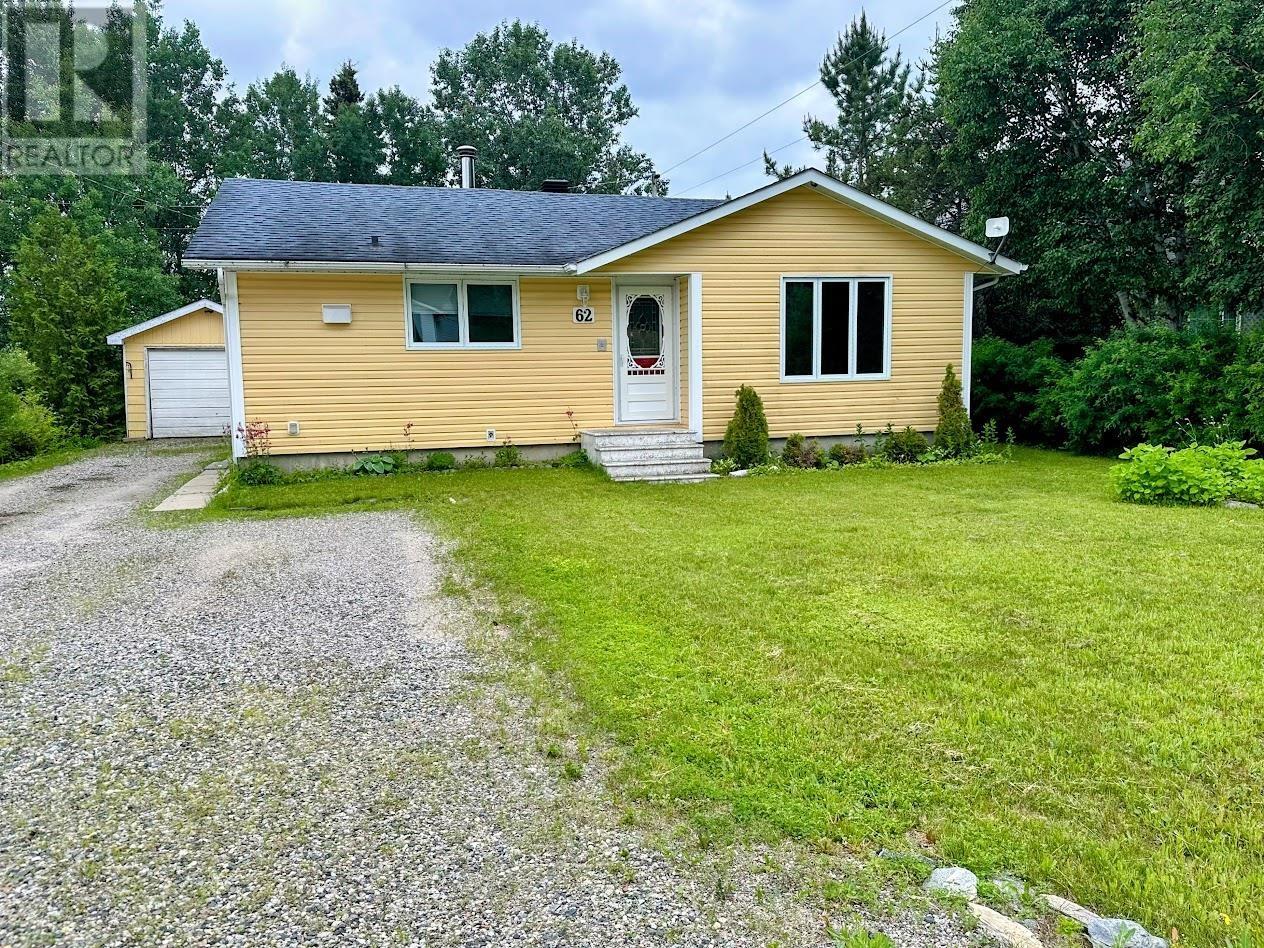 62 Redwing AVE - 33