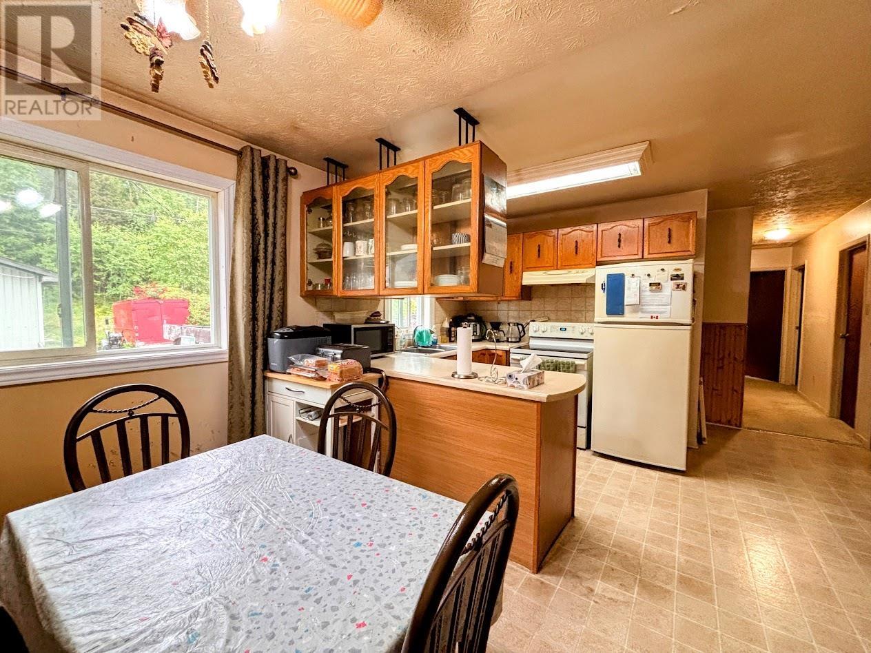 37 Matachewan RD - 2