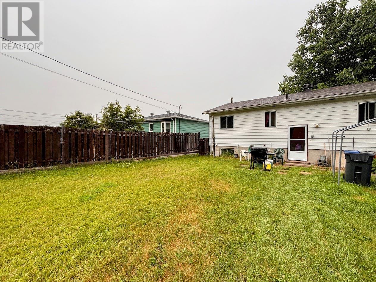 37 Matachewan RD - 29