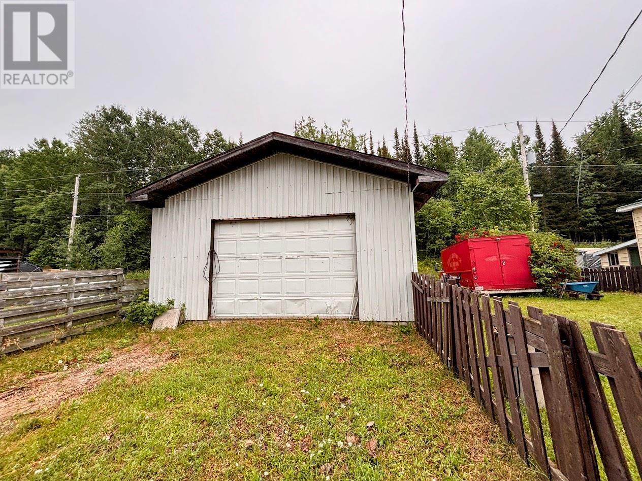 37 Matachewan RD - 30