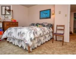10502 Jocelyn Pl, Sidney, BC V8L2P5 Photo 36