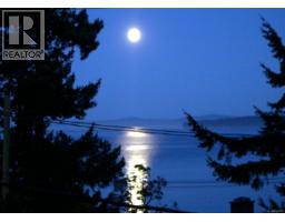 10502 Jocelyn Pl, Sidney, BC V8L2P5 Photo 48
