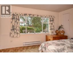 10502 Jocelyn Pl, Sidney, BC V8L2P5 Photo 34