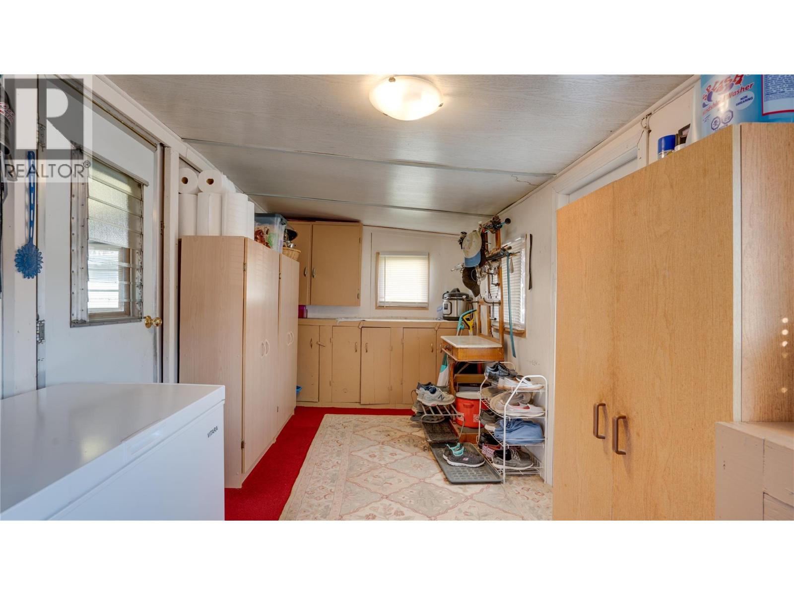 5595 27 Avenue - 17