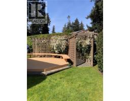 10502 Jocelyn Pl, Sidney, BC V8L2P5 Photo 59