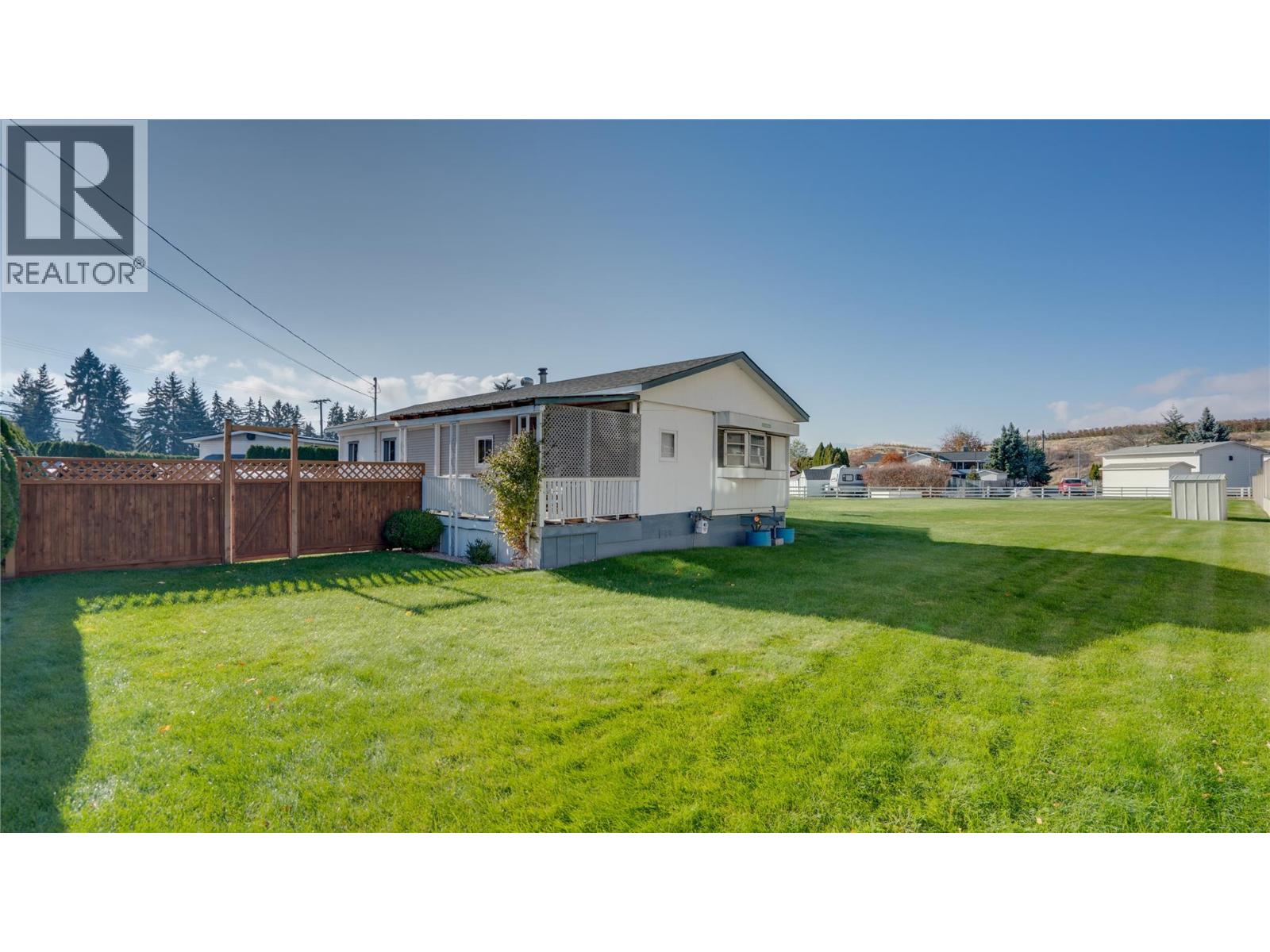 5595 27 Avenue - 9