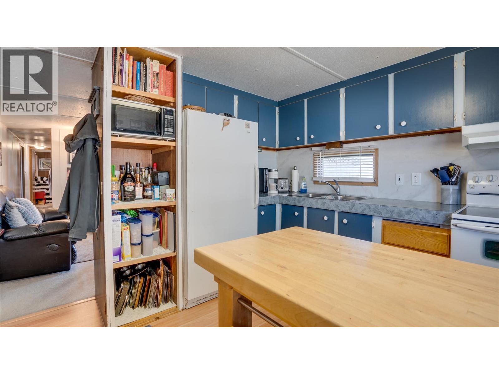 5595 27 Avenue - 20