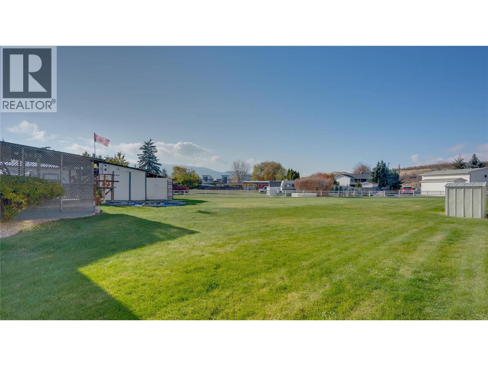 5595 27 Avenue - 2