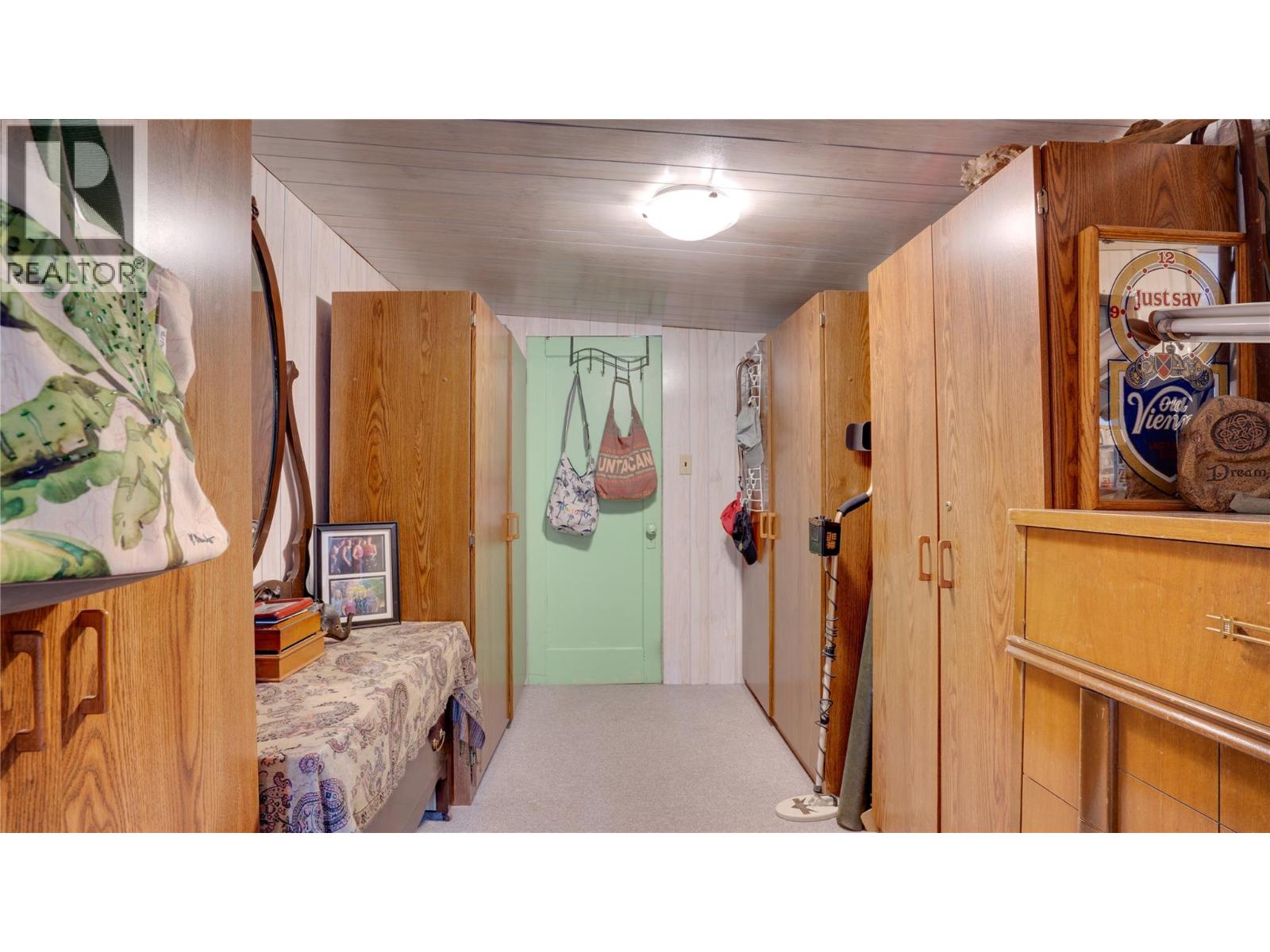 5595 27 Avenue - 23