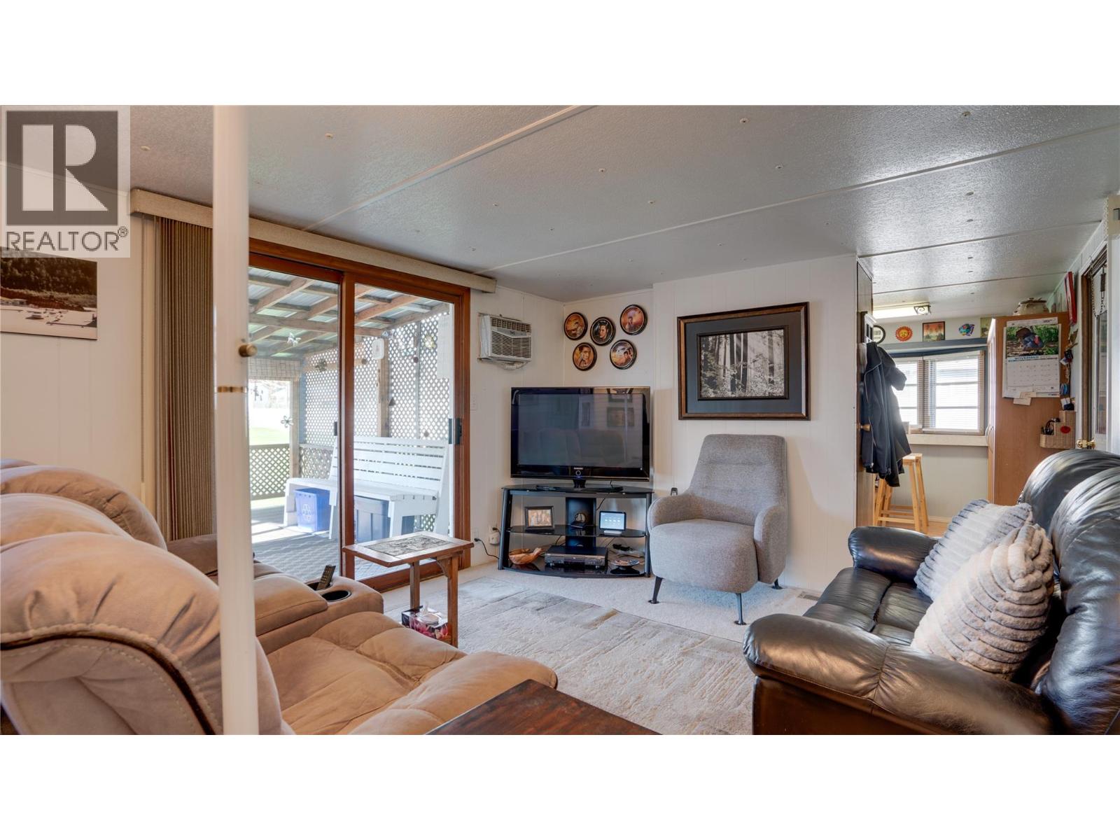 5595 27 Avenue - 31