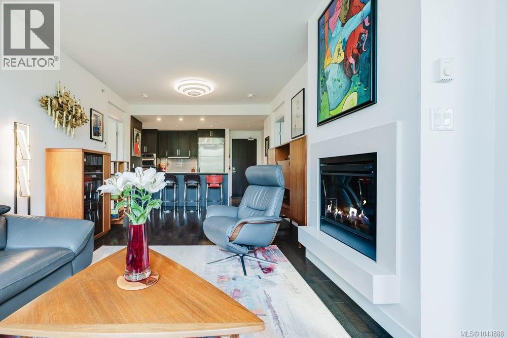 #214 999 Burdett Ave - 10