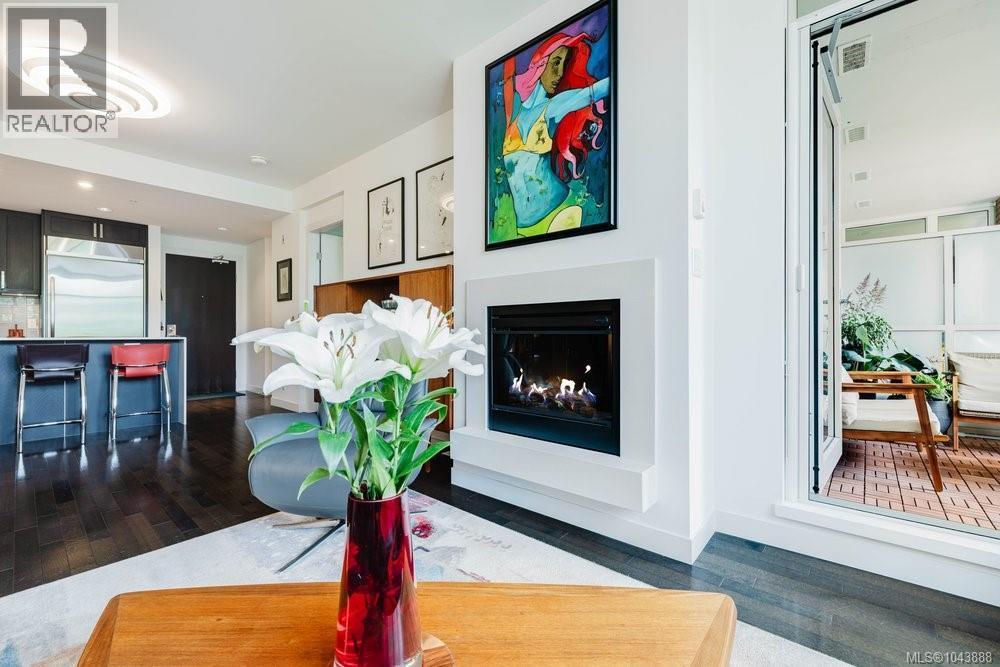 #214 999 Burdett Ave - 11