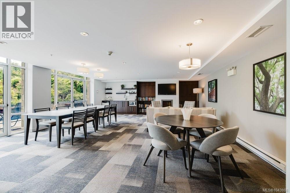 #214 999 Burdett Ave - 25