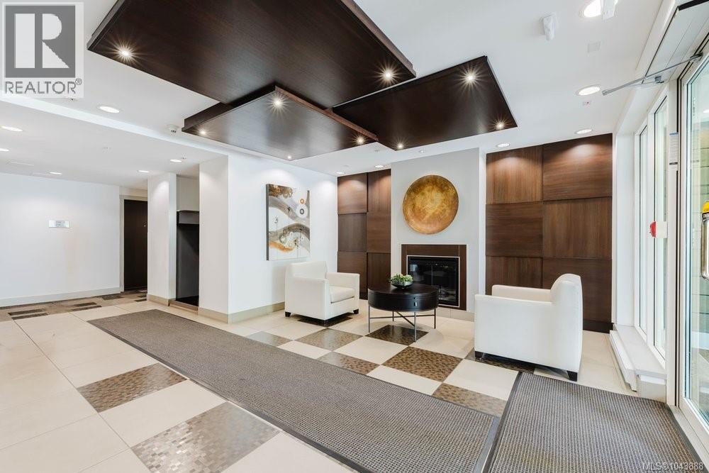 #214 999 Burdett Ave - 28